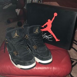 Jordan 4 good condition comes with box